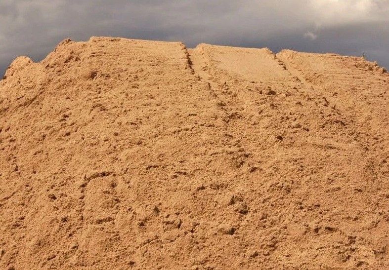 Песок карьерный фракция 0,8-1,4 мешок 50 кг